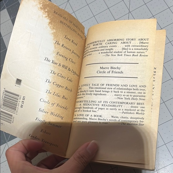 'Circle of Friends' Book - Picture 5 of 9